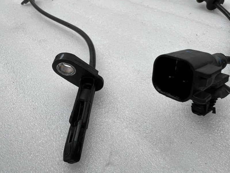 104476100E ⭕17-23 Model 3 Front Left or Right Anti-Lock ABS Wheel Speed Sensor 1044761-00-E