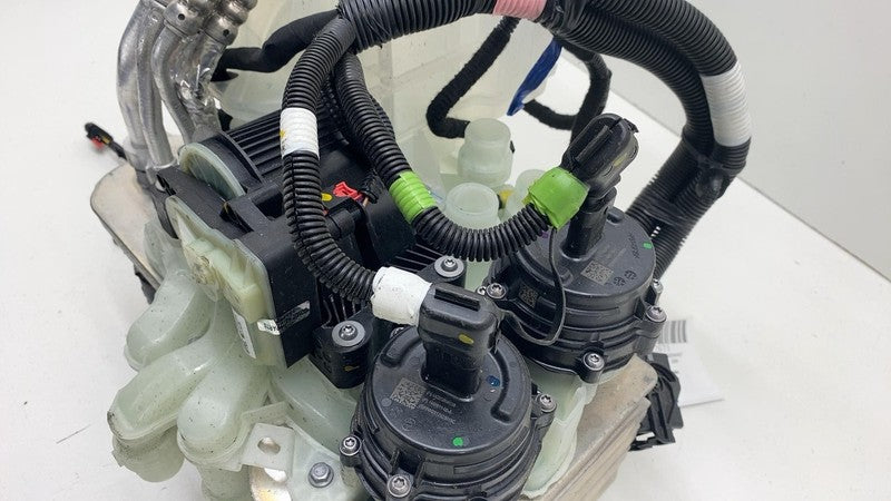 1523000A1E ⭕ 2020-2023 Tesla Model Y Supermanifold Refrigerant Chiller w/ Coolant Reservoir