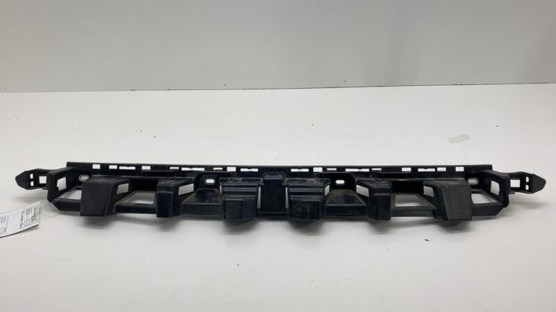 A 166 885 41 65 2016-2019 Mercedes-Benz GLE350 Rear Bumper Center Mount Bracket Support Assembly