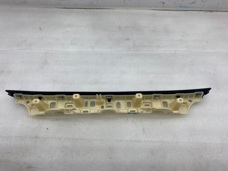 1055011-04-D ⭕ 16-20 Model X Upper Passenger Falcon Door Outer Mid Trim Right RH 1055011-04-D