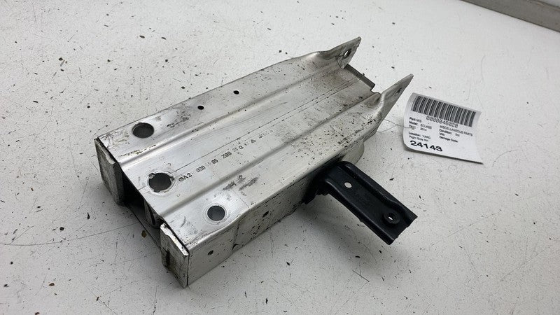 A 212 620 08 95 10-16 Mercedes E350 E-Class Front Right Bumper Reinforcement Bracket A2126200895