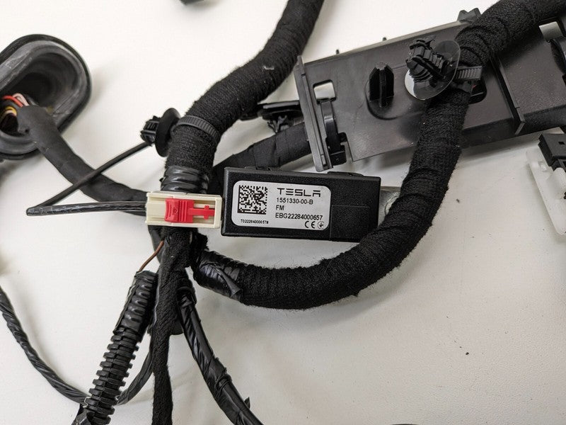 161668900D ⭕20-23 Model Y Rear Liftgate Trunk Wire Harness & Connector Antenna 1616689-00-D