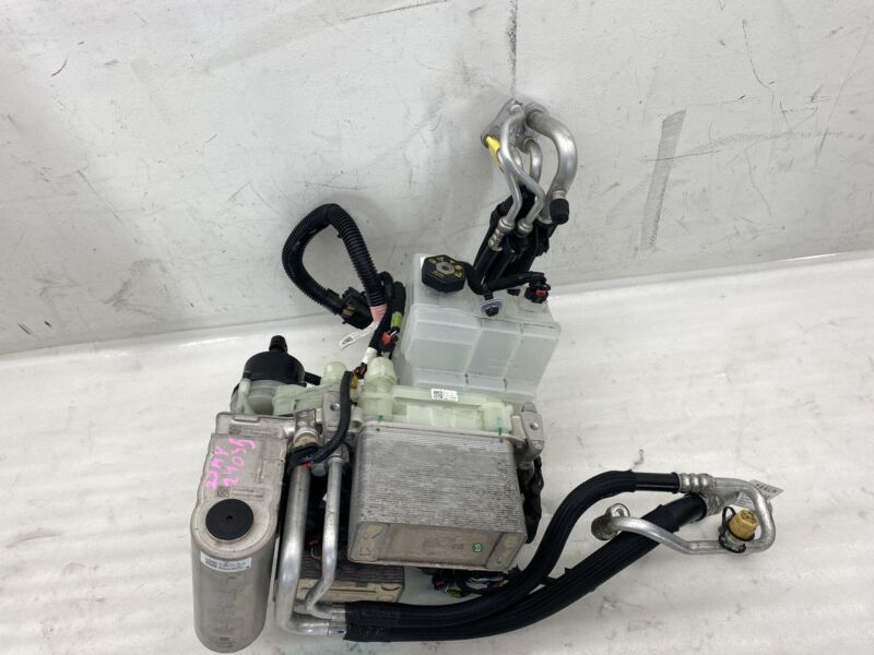 1506859-00-D 2020-2024 Tesla Model Y Supermanifold Refrigerant Chiller W/ Coolant Reservoir