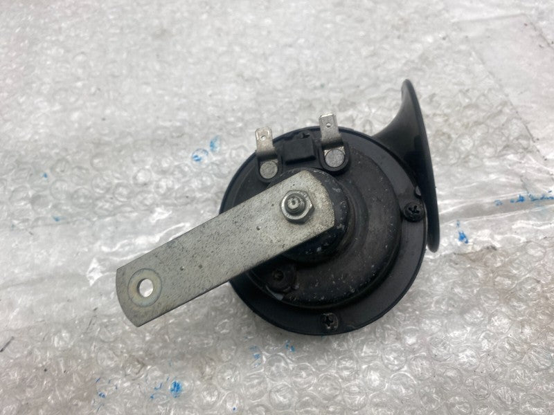 E1 0020046 ⭕ 2012-2020 Tesla Model S MS Seger High Pitch Tone Horn 12V 510 Hertz w/ Bracket