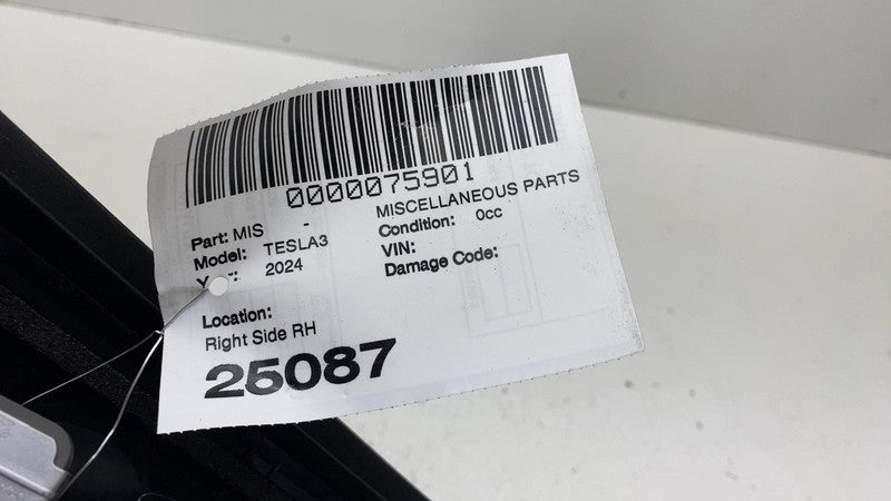 1734282-00 ⭕ 24-25 Tesla Model 3 Passenger Side B-Pillar Applique Glass Trim Molding Right
