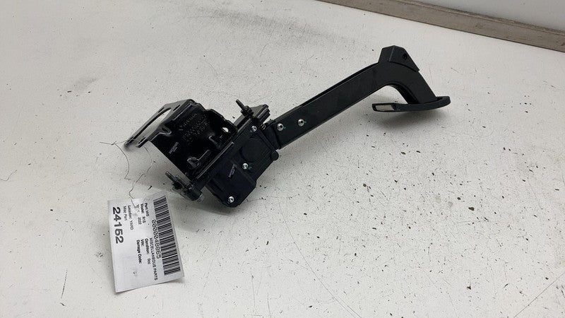 PT00002543 F 2022 2023 2024 Rivian R1S R1T Accelerator Gas Foot Pedal Assembly w/ Sensor OEM