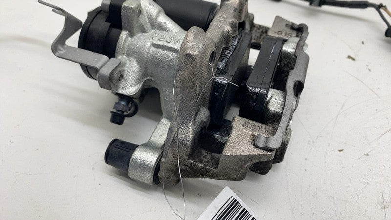 6883019-01 ⭕14-20 BMW i3 I01 Rear Driver Side Caliper w/ Brake Hose Line Left OEM 6883019