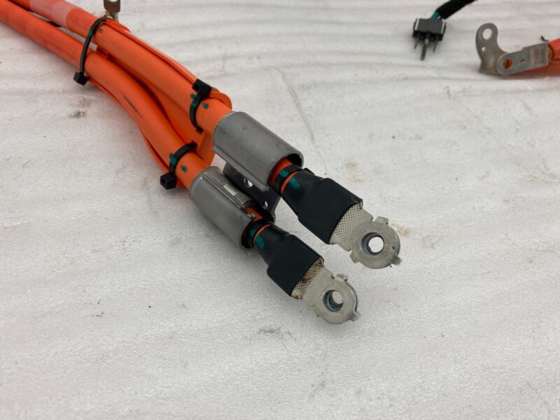 1030182 00 D 2012-2015 Tesla Model S GEN2 Rear High Voltage Junction Box to GEN1 Charge Port