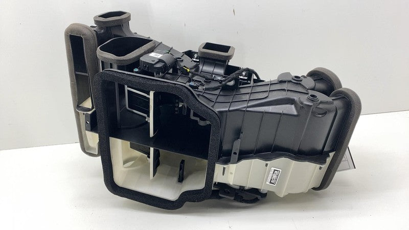 174262200G 2024-2025 Tesla Cybertruck Front A/C Heater HVAC Distribution Box Housing Assy