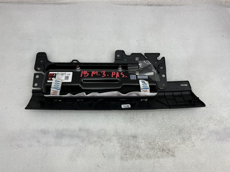 ⭕ 17-23 Tesla Model Y 3 Right Knee Airbag Passenger Safety Module 1077