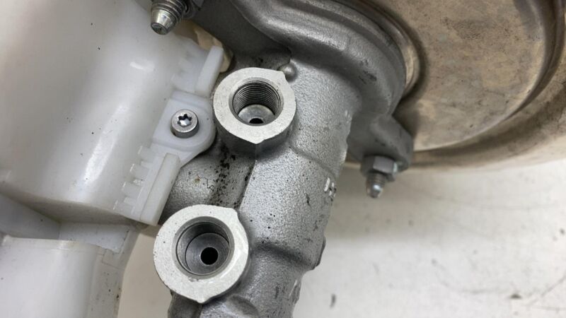 29 6868854 03 ⭕14-19 Mini Cooper S Power Brake Booster Master Cylinder & Reservoir 29686885403