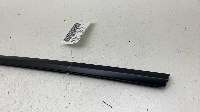 149571200D ⭕20-24 Model Y Front Passenger Door Window Outer Belt Seal Right RH 1495713-00-D