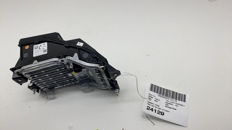 1806408-00-C 2024 2025 Tesla Cybertruck Rear Driver Taillight LED Tail Lamp Left 1806408-00-C