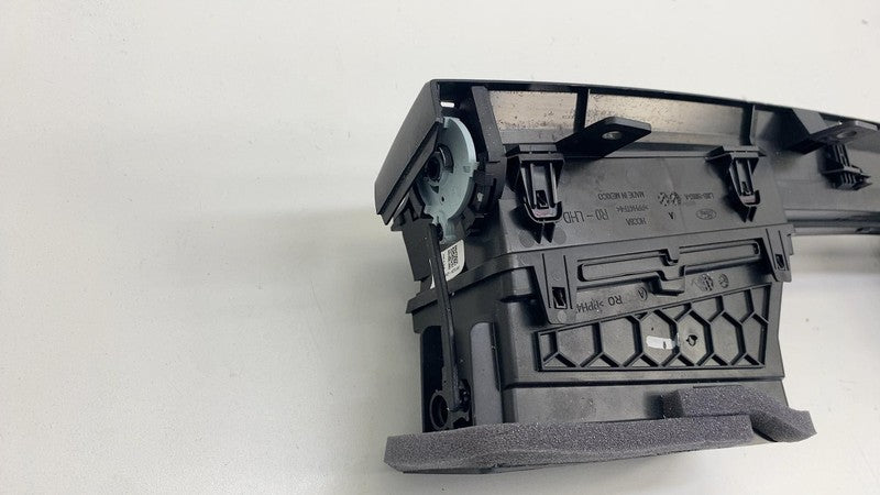 LJ8BR018C19A ⭕ 21-24 Mustang Mach-E Dashboard Center & Right Air Vent Grille LJ8B-R018C19-A