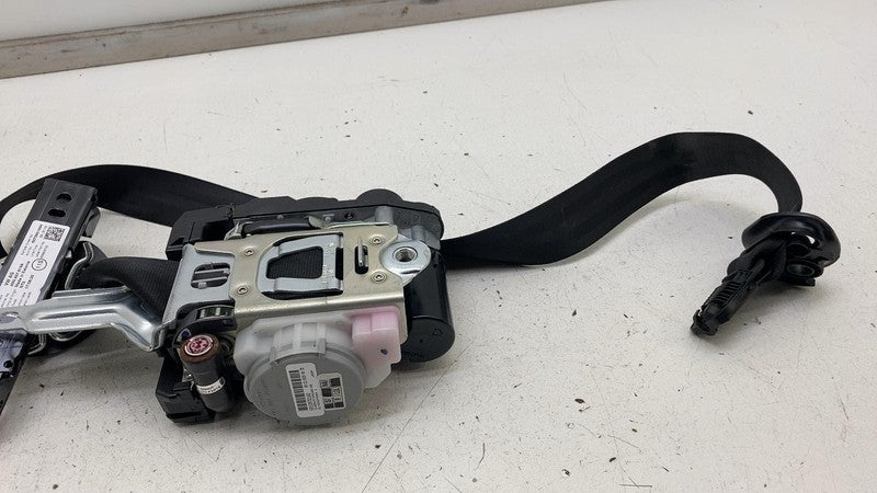 4M0.857.819 A 19-23 Audi E-Tron Quattro Left or Right Seatbelt Beat Belt & Retractor 4M0857819