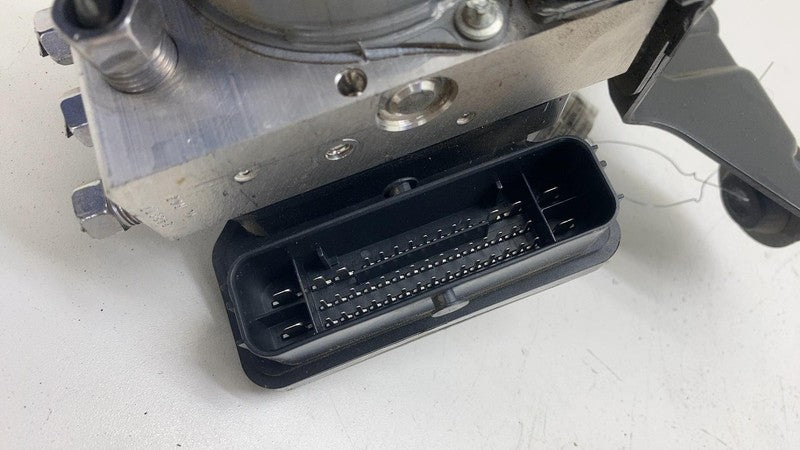68330876AB ⭕17-18 Chrysler Pacifica Anti-Lock ABS Pump Control Module w/ Bracket 68330876AB