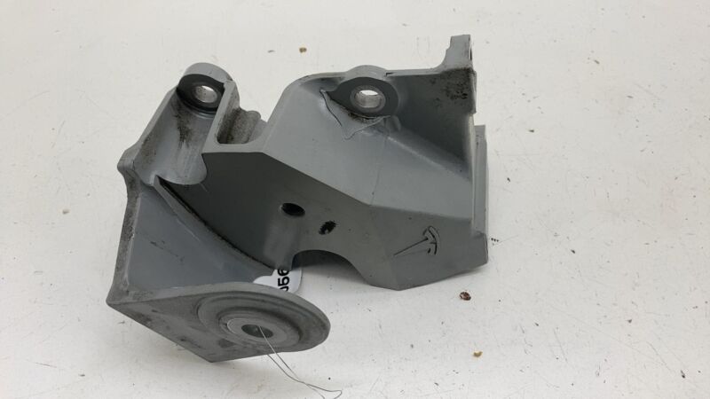 Does not apply 2016-2020 Tesla Model X Rear Right Engine Motor Mount Support Bracket Assembly