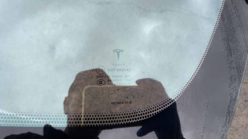 102163401D 2012-2015 Tesla Model S MS Front Windshield Heated Wiper Area (No Auto Pilot)