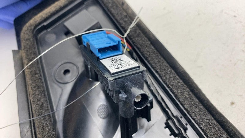 1100441-00-D ⭕17-23 Model 3 Right B-Pillar Applique Glass Trim Molding w/ Camera 1100441-00-D