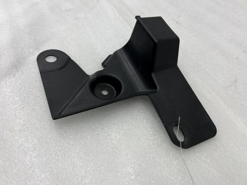 N24356341 2016-2023 Mazda MX-5 Miata Front Right Splash Shield Guard Cover LH N24356341