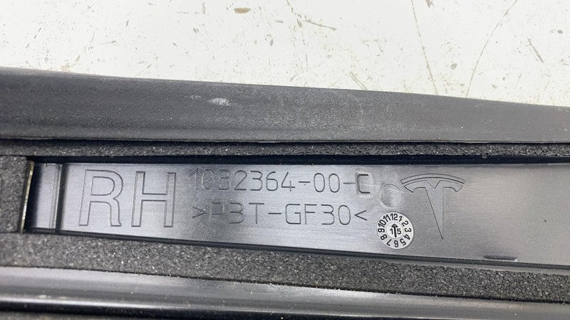 103236400C ⭕ 2016-2020 Tesla Model X Right B-Pillar Applique Glass w/ Seal RH 1032364-00-C