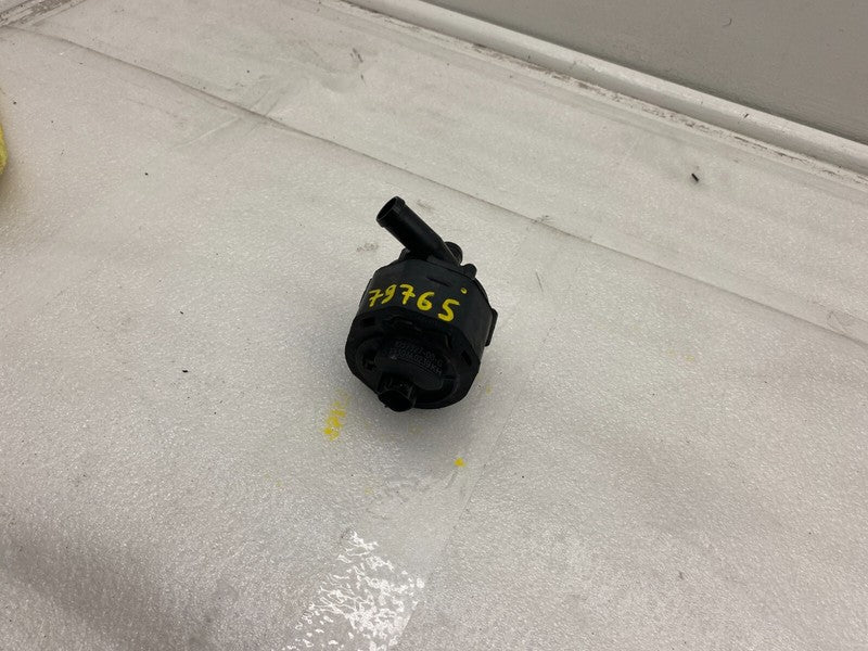 103732700G 2016-2020 Tesla Model S X Cooling System Auxiliary Water Coolant Pump FWD Assy