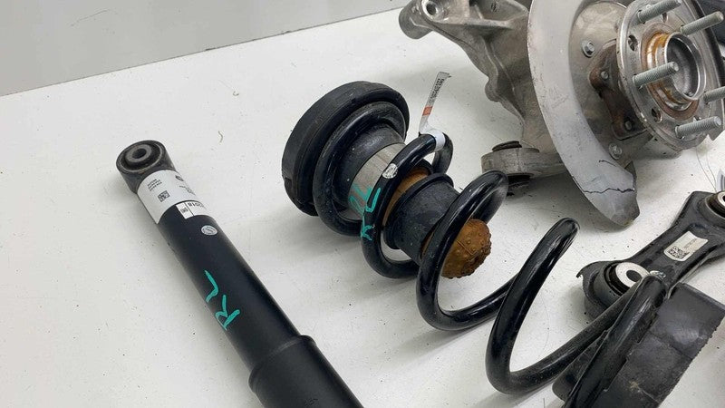 ⭕ 17-25 Chrysler Pacifica Rear Left Spindle Knuckle + Strut + Control