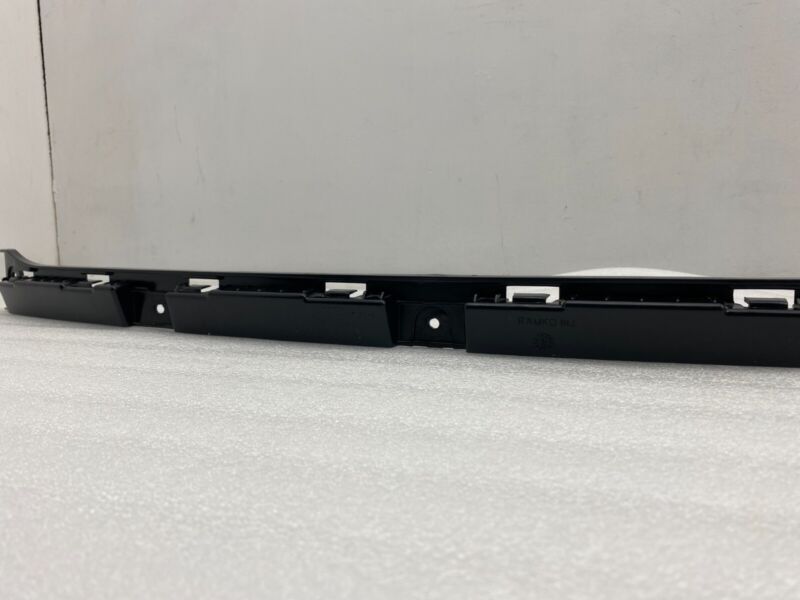 600772400E 2012-2023 Tesla Model S Rear Body Attachment Bumper Center Support Bracket Facia