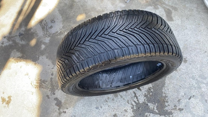 ⭕ Michelin Cross Climate 245/45R19 Tire