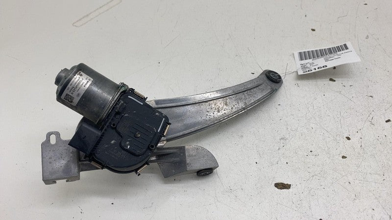 ⭕ 2022 Rivian EDV-700 Front Right Windsshield Wiper Motor Mechanism PT