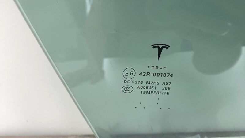 E6 43R-001074 2012-2015 Tesla Model S Front Passenger Side Door Window Glass Right 43R-001074