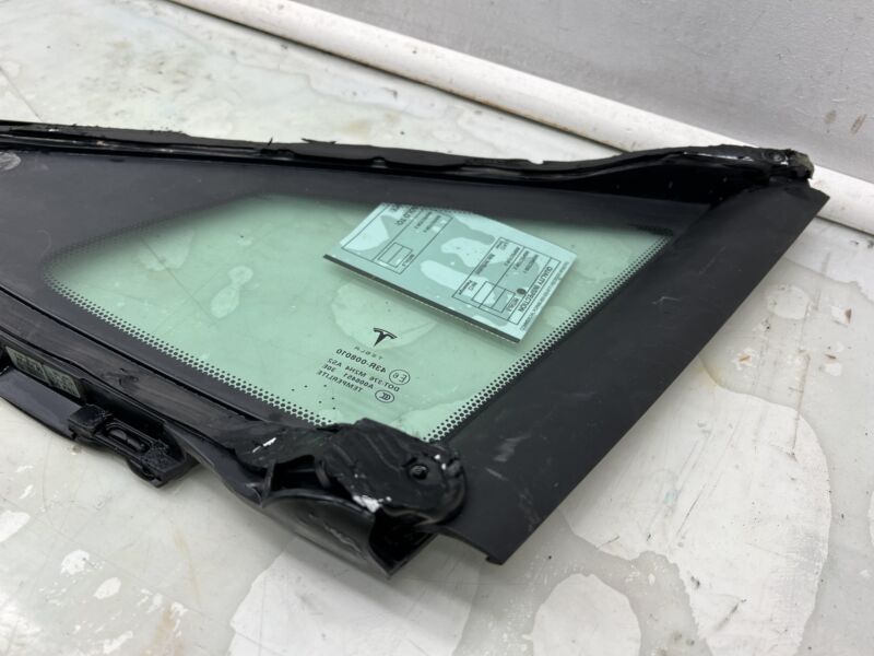 Does not apply 2012-2016 Tesla Model S MS Rear Driver Side Quarter Fixed Glass Left LH Assembly