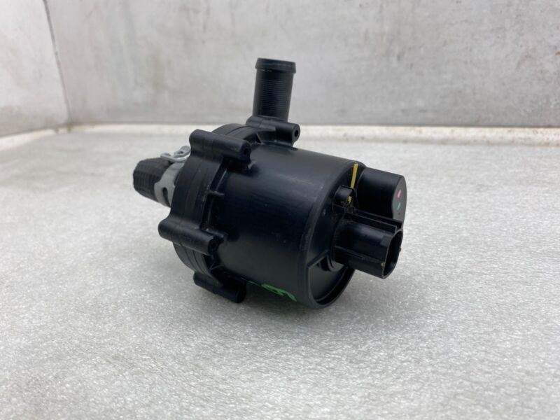103732700F 2016-2020 Tesla Model S X Cooling System Auxiliary Water Coolant Pump FWD Assy