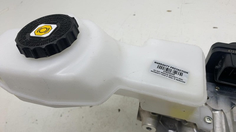 ⭕ 2023-2024 Toyota Prius Power Brake Booster w/ Reservoir Tank Assy 47