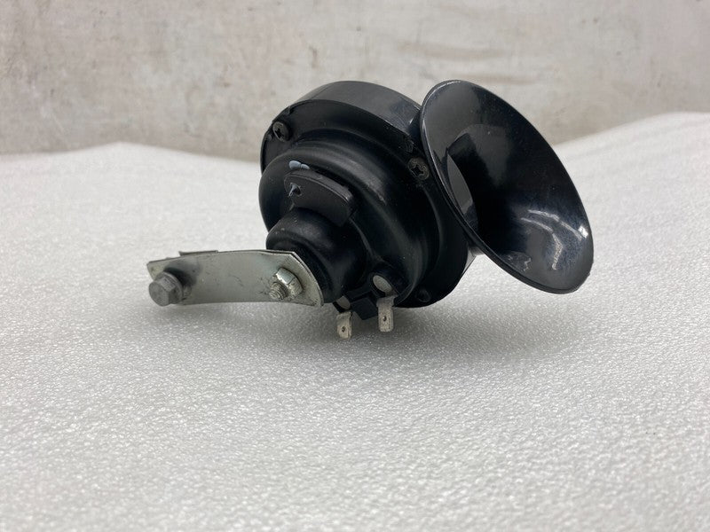 E1 0020046 ⭕2012-2020 Tesla Model S MS Seger Low Pitch Tone Horn 12V 410 Hertz with Bracket