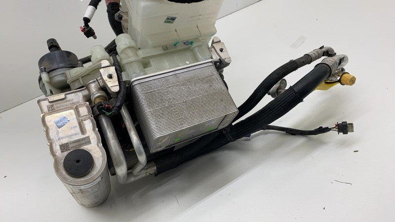 152300700F 2021-2023 Tesla Model 3 Supermanifold Refrigerant Chiller w/ Coolant Reservoir