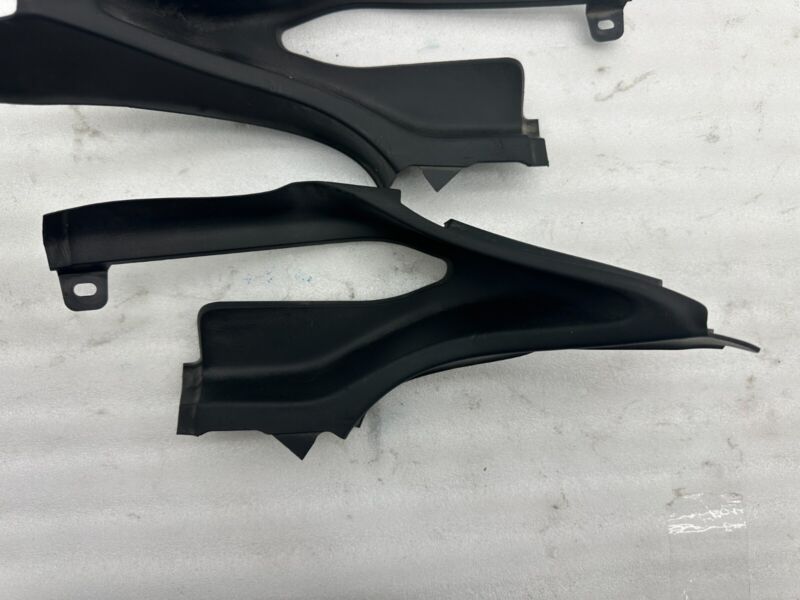 106460200B ⭕16-20 Model X Front Left/Right Bonnet Hood Hinge Trim 1064602-00-B/1064603-00-B