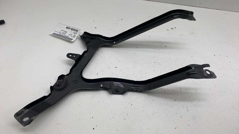 ⭕24-25 Tesla Cybertruck Rear Passenger Diffuser Mount Bracket Right 18