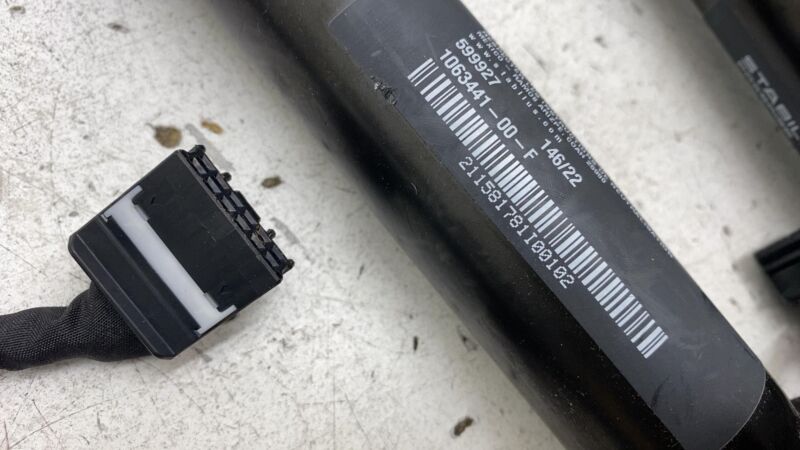 106344000F 16-23 Model X Front & Rear Door & Liftgate Power Strut 1063440-00-F/1063441-00-F