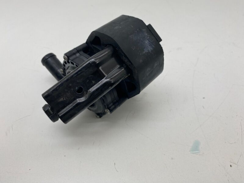 105725701G 2012-2020 Tesla Model S MS Electric Auxiliary Coolant Engine Water Pump Assembly