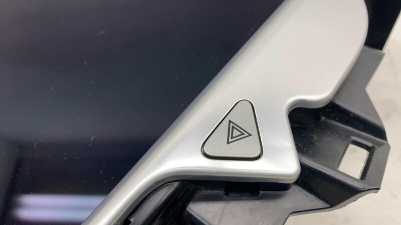 1450737-00-B 2012-2018 Tesla Model S Touchscreen Media Control Unit MCU Intel Update Screen