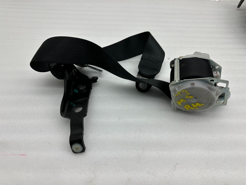 1023136 00 B ⭕12-15 Model S Rear Passenger 2nd Row Seat Belt & Retractor Right 1023136-00-B