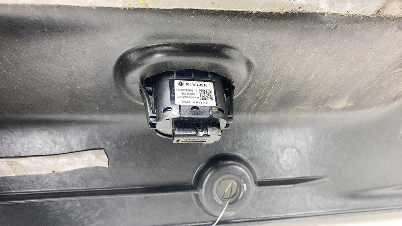 C100000352-H ⭕ 22-24 Rivian R1T Rear Passenger Right Pick Up Bed Trim Panel Cover PT00016619