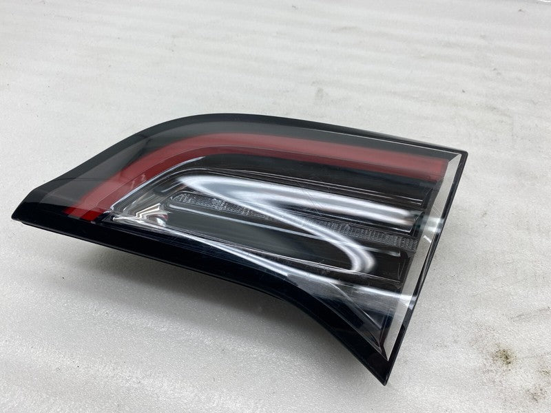 150208900B ⭕ 2017-2023 Model 3 Rear Right Inner Taillight LED Tail Lamp 4-Pin 1502089-00-B