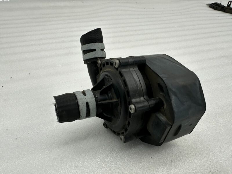 2016-2020 Tesla Model S X Cooling System Auxiliary Water Coolant Pump FWD Assy