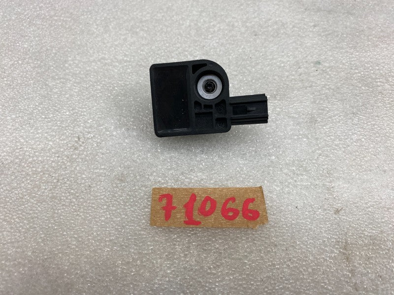 100527400B ⭕ 2012-2020 Tesla Model S Acceleration Impact Crash Sensor Assembly 1005274-00-B