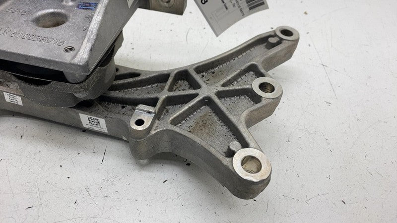 ⭕ 2014-2020 Maserati Ghibli Right Transmission Mount Support Bracket 0