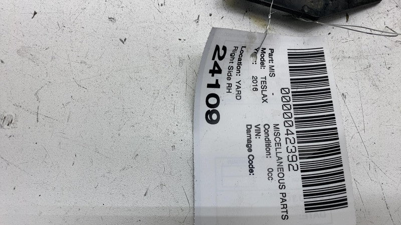 ⭕ 16-20 Tesla Model X Front Passenger Bumper Reinforcement Ankle Catch