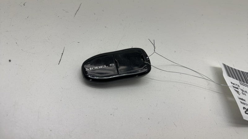 Does not apply Key Remote/fob TESLA S 16