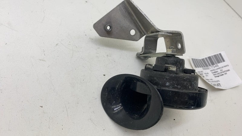 ⭕12-20 Model S Seger Low Pitch Tone Horn 12V 410 Hertz with Bracket 60